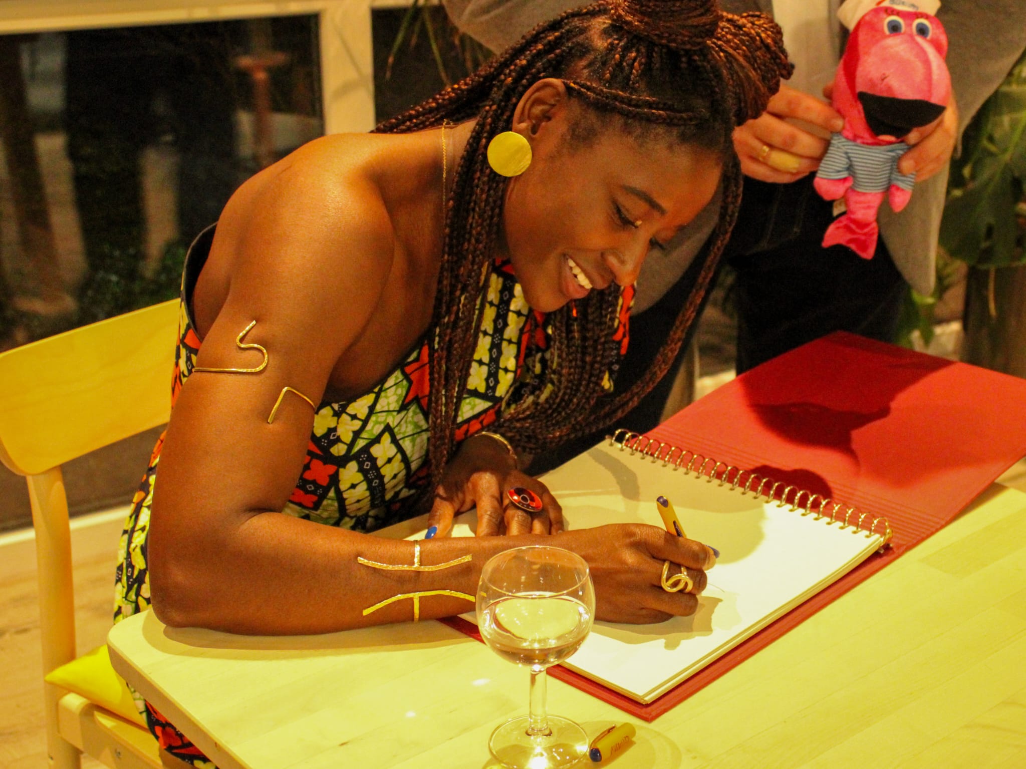 Aufrüttelnde Lesung von Brigitte Malungo